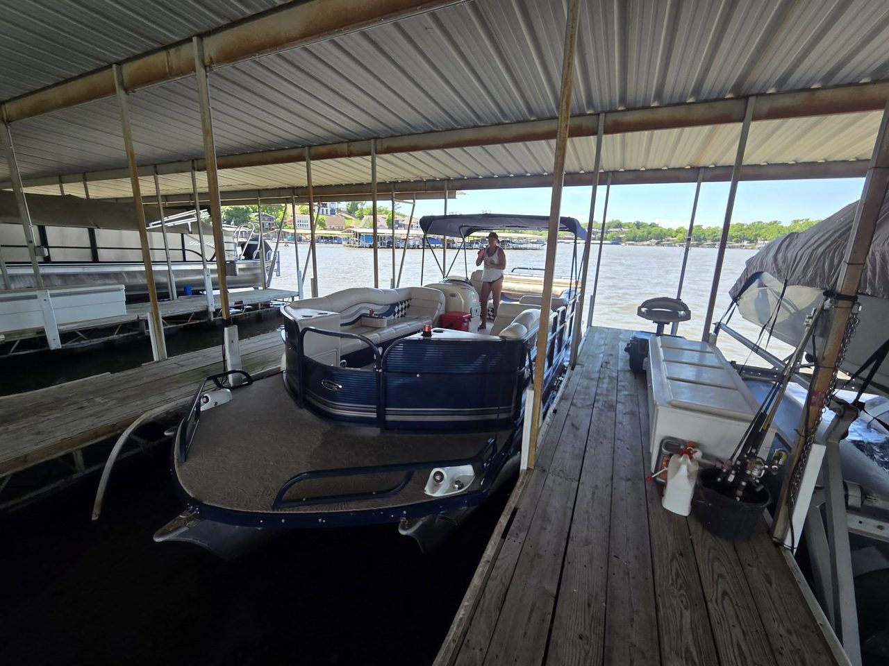 Serengeti Rentals boats in the slip